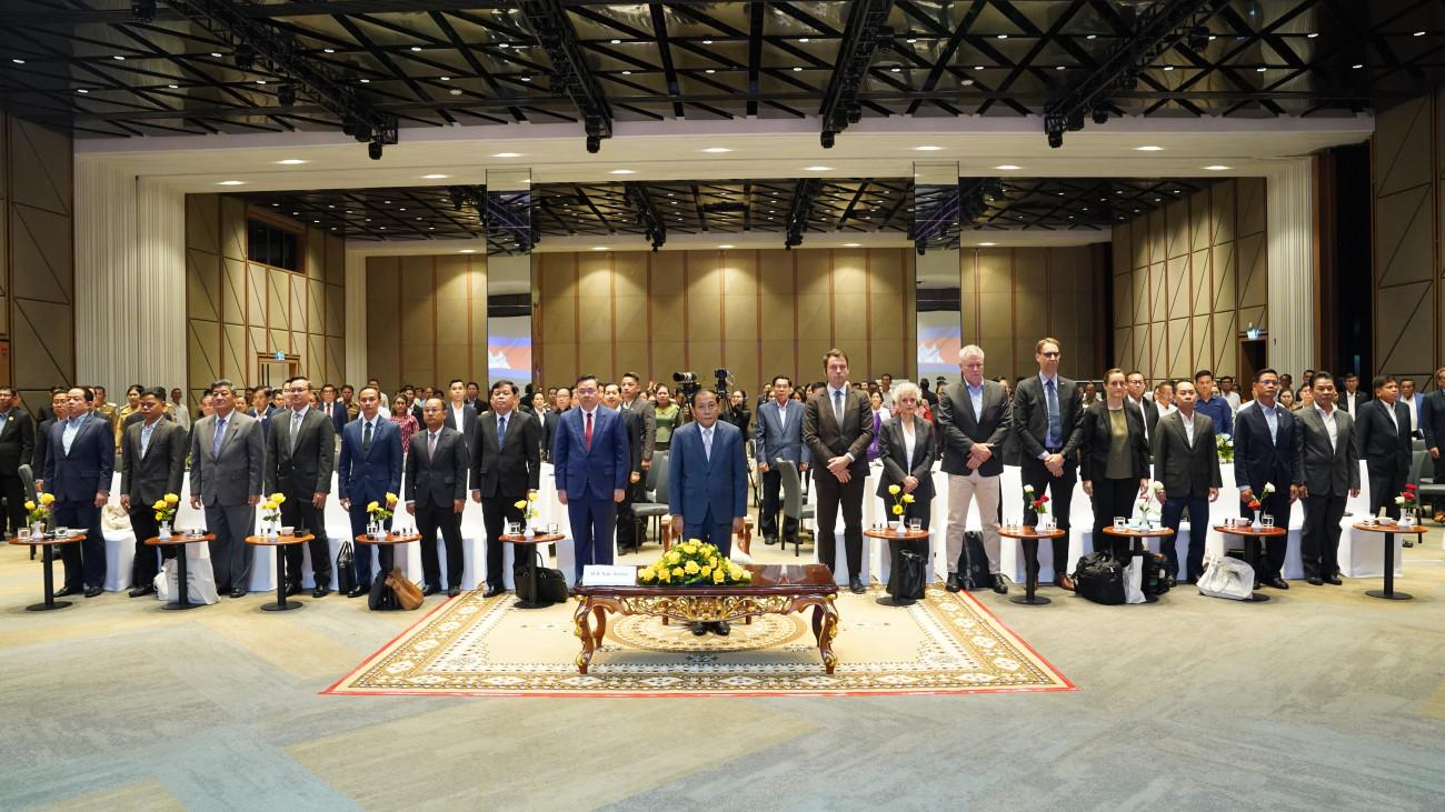 វេទិកាកម្មវិធីធ្វើឱ្យប្រសើរឡើងដល់ការផ្ដល់សេវាជូនប្រជាពលរដ្ឋនៅប្រទេសកម្ពុជា៖ ការរៀនសូត្រ សមិទ្ធផល និងទិសដៅបន្ត (ISD Forum 2025)