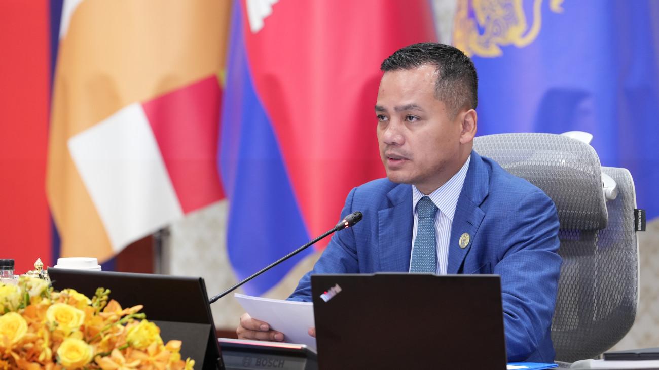 https://cms.ncdd.gov.kh/uploads/topics/17895342143356.JPG